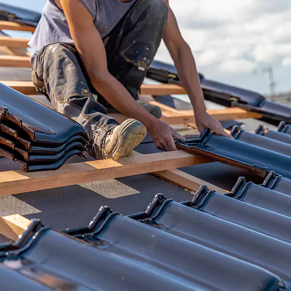 Why Aurora, IL Homeowners Choose Aurora Roofing Guys for Hail Damage Repairs?